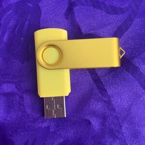 Yellow USB 60 GB Tested Light Up Red Brand New